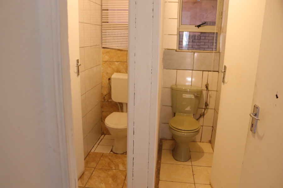 4 Bedroom Property for Sale in Louwville Western Cape